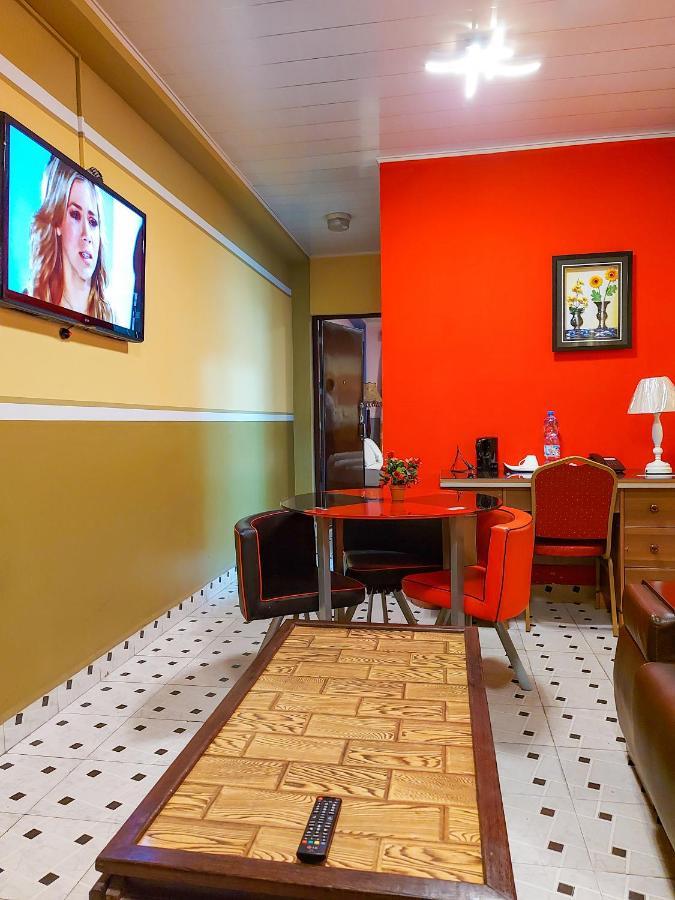 Hotel Relax Киншаса Экстерьер фото