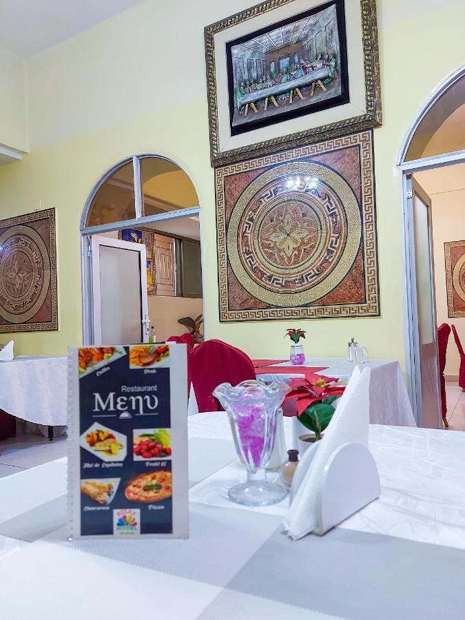 Hotel Relax Киншаса Экстерьер фото