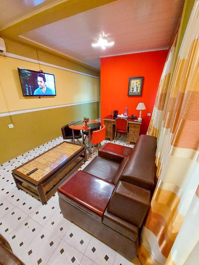 Hotel Relax Киншаса Экстерьер фото