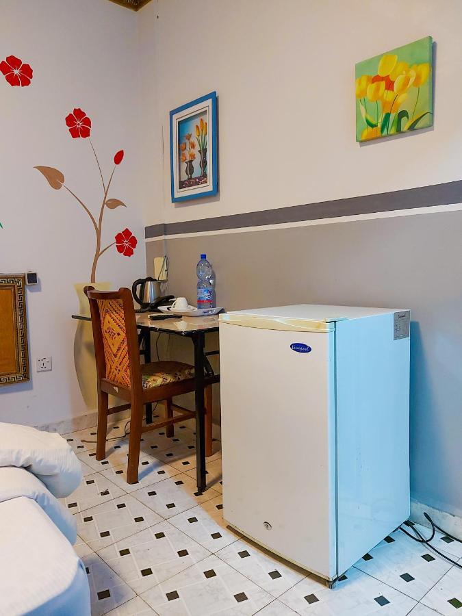 Hotel Relax Киншаса Экстерьер фото