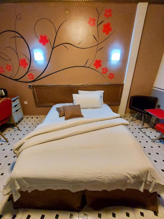 Hotel Relax Киншаса Экстерьер фото