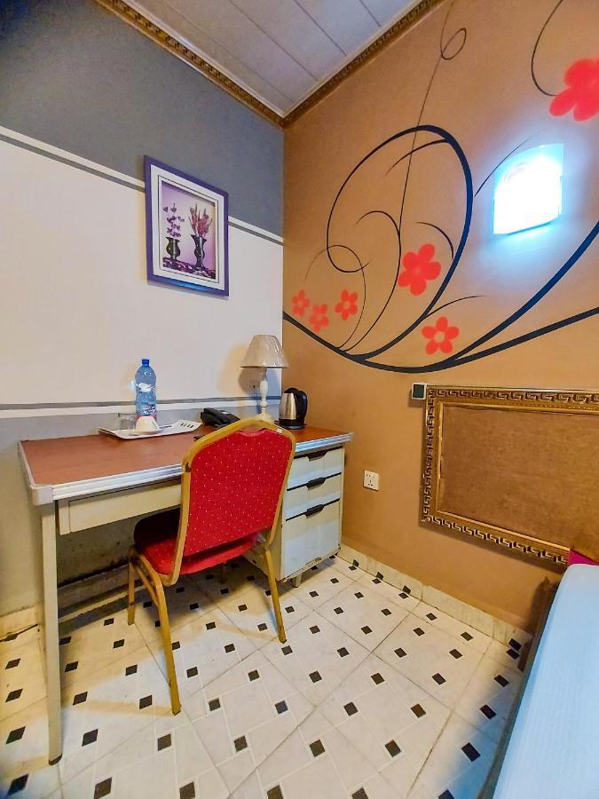 Hotel Relax Киншаса Экстерьер фото