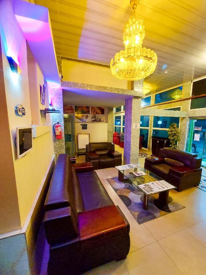 Hotel Relax Киншаса Экстерьер фото
