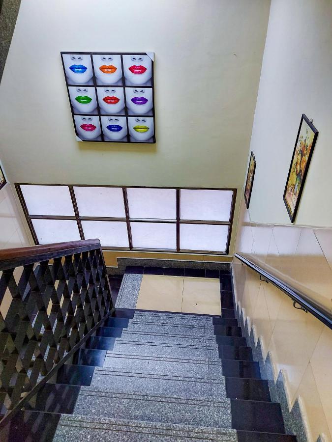 Hotel Relax Киншаса Экстерьер фото