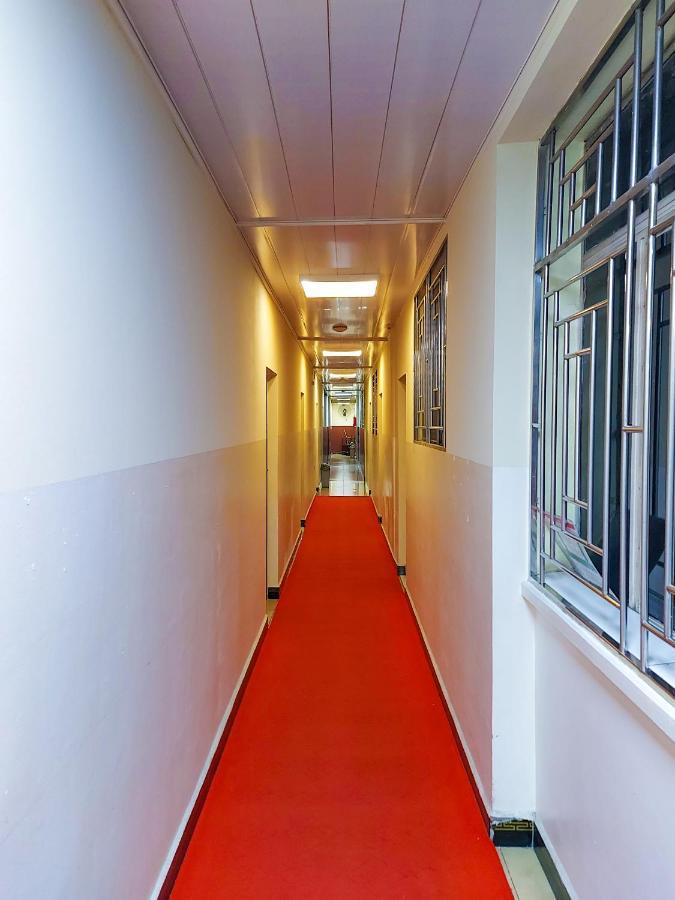 Hotel Relax Киншаса Экстерьер фото