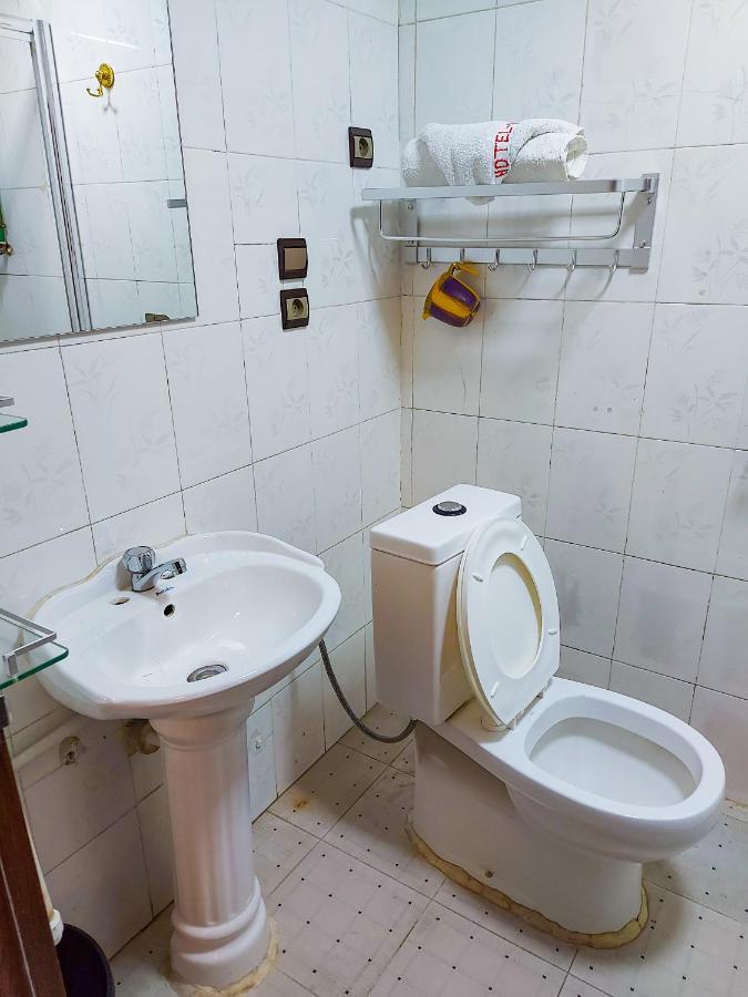 Hotel Relax Киншаса Экстерьер фото