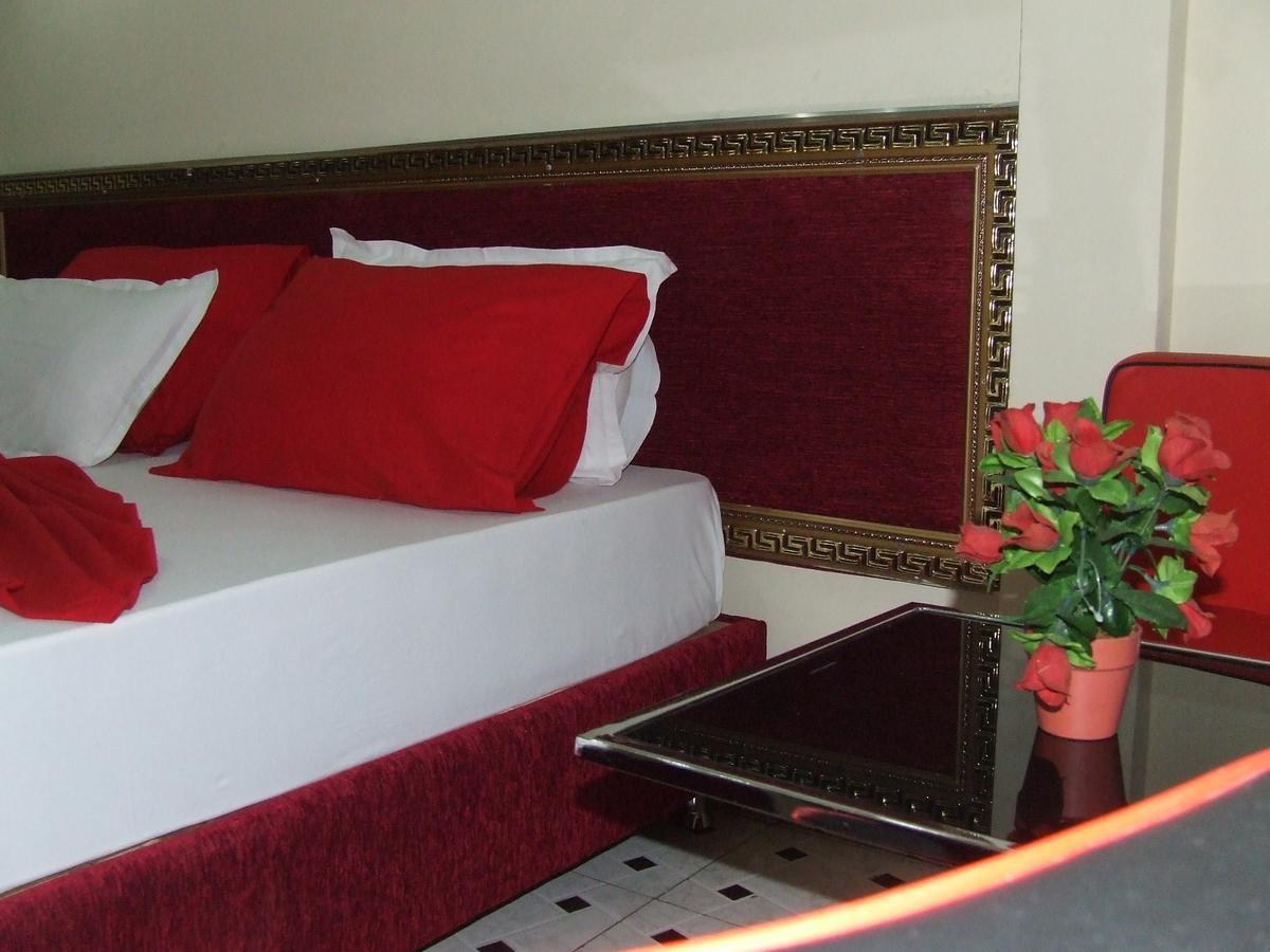 Hotel Relax Киншаса Экстерьер фото
