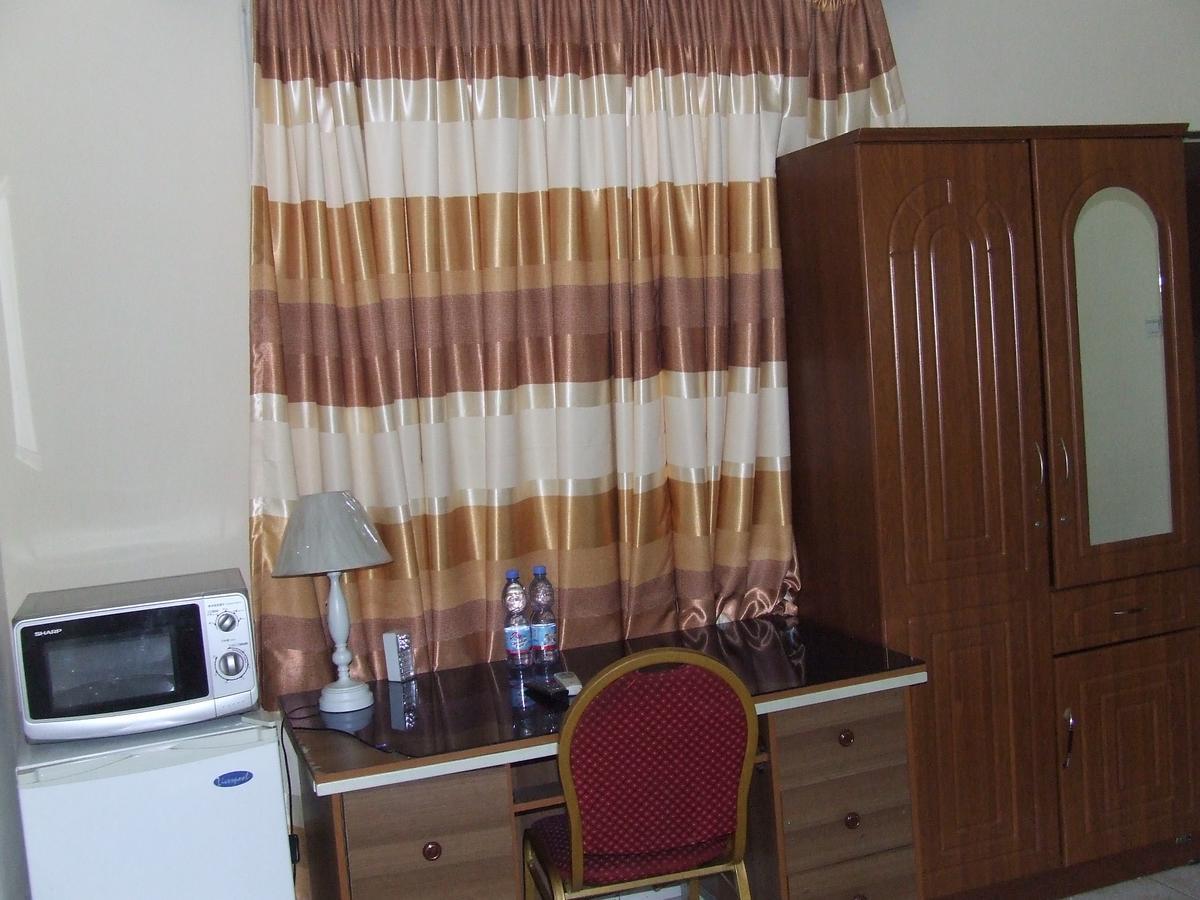 Hotel Relax Киншаса Экстерьер фото