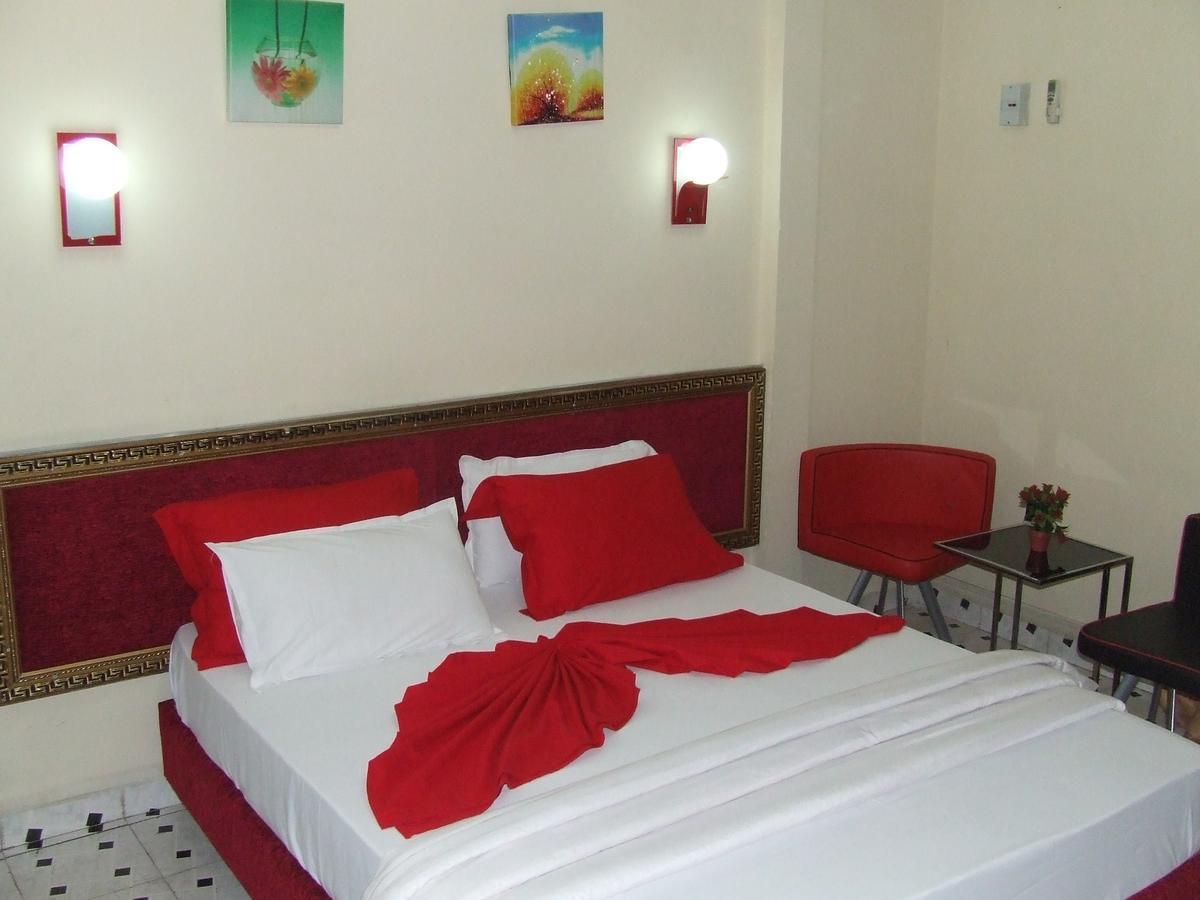 Hotel Relax Киншаса Экстерьер фото